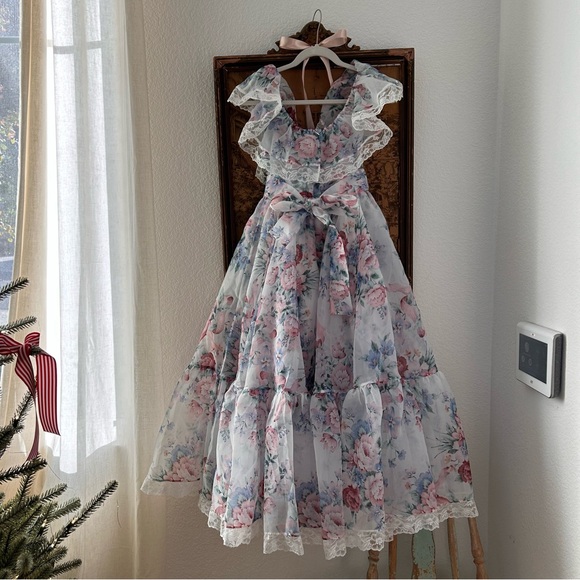 Selkie Novella Dress - Picture 3 of 4